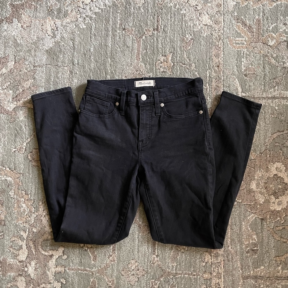9" High-rise Black Skinny Jeans
